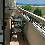 Golden Dunes Apartment *