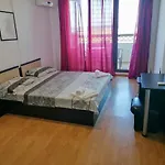 Golden Dunes Apartment *