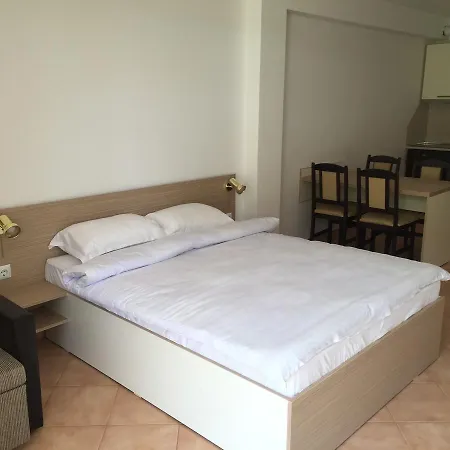 Golden Dunes Apartment *