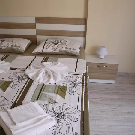 Golden Dunes Apartment