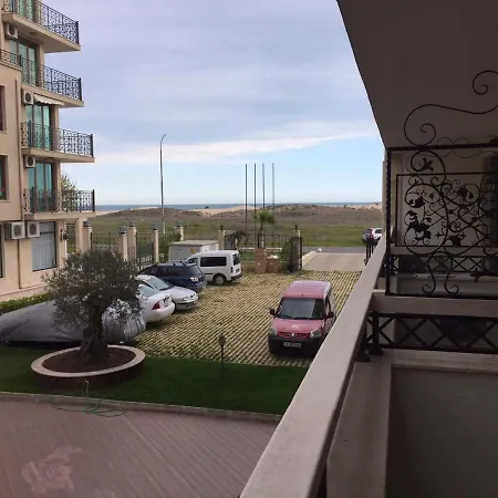 Golden Dunes Apartment