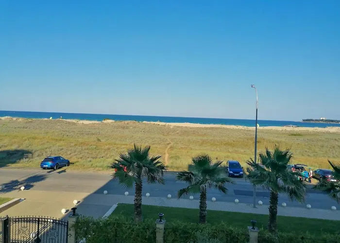 Golden Dunes Apartment